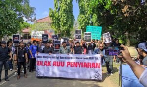 Unjuk Rasa Tolak RUU Penyiaran RUU Penyiaran Kembali Disorot